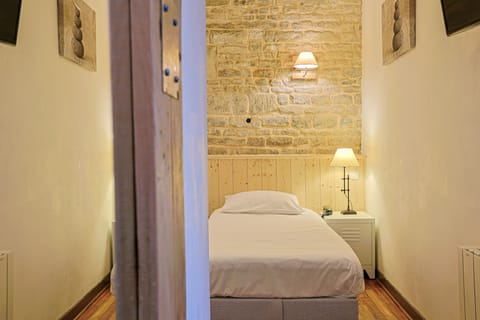 Twin Room | Premium bedding, individually decorated, individually furnished, desk