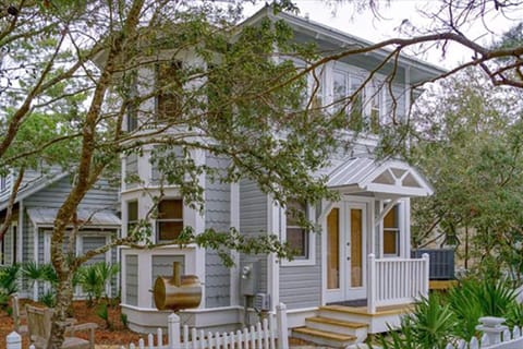 House (1 Bedroom) | Front of property