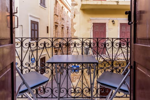 Basic Triple Room | Balcony view