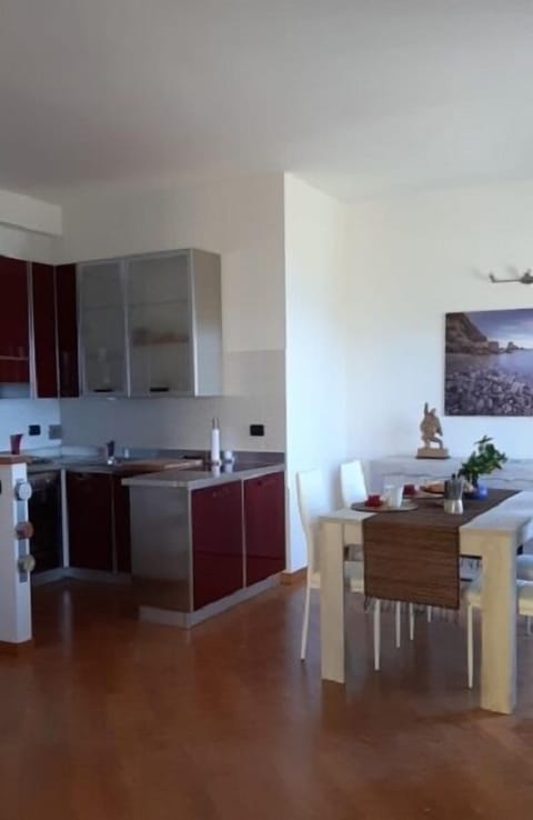 Apartment, 1 Bedroom | Private kitchen | Full-size fridge, microwave, oven, stovetop