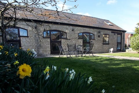 Stable Cottage garden in Spring