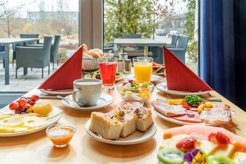 Daily buffet breakfast for a fee