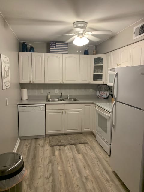 Kitchen - dishwasher, disposal
