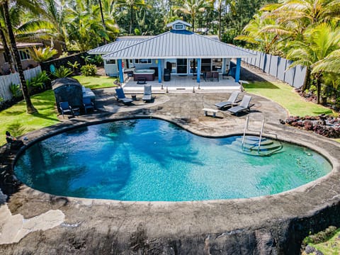 Hilo Shangrila, Oceanfront Vacation Rental