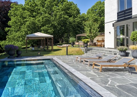 Outdoor pool, sun loungers