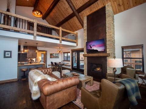 Living Room/Kitchen/Dinning/Loft