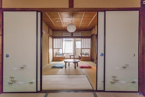 Private Vacation Home | 2 bedrooms, soundproofing, iron/ironing board, free WiFi