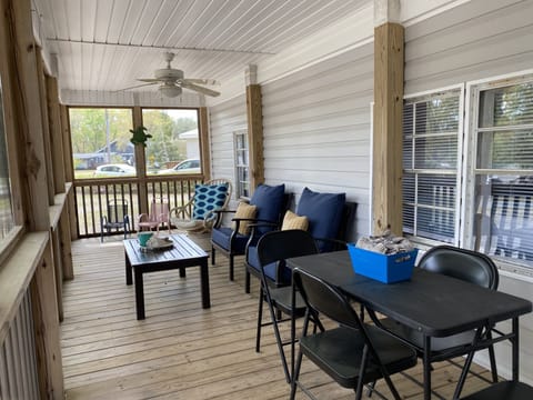 Screen Front Porch Seating