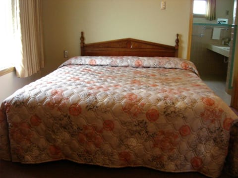 Soundproofing, iron/ironing board, rollaway beds, free WiFi