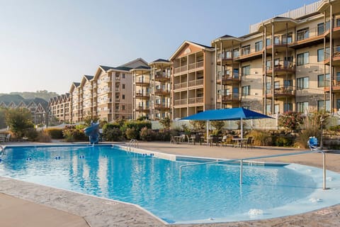 Indoor pool, seasonal outdoor pool, pool umbrellas, sun loungers