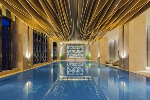 Indoor pool, sun loungers
