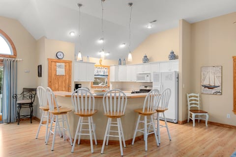 VOH22: The Hunkerdowner l Top Level Kitchen