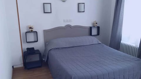 Exclusive Double Room | Individually decorated, individually furnished, desk, blackout drapes