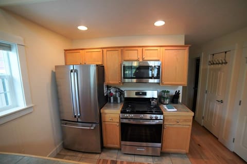 Well appointed kitchen with everything you need to create those family meals.