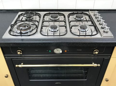 Boretti stove in kitchen 1