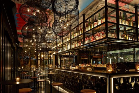 2 restaurants; breakfast, lunch, and dinner served