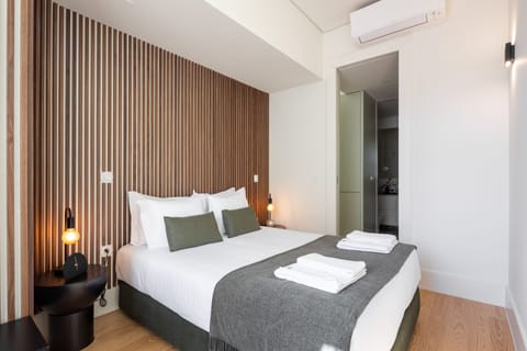Romantic Apartment, 1 Bedroom (Double) | Individually decorated, iron/ironing board, free WiFi, bed sheets