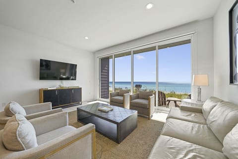 Esmeralda - Henderson Beach - Living Room