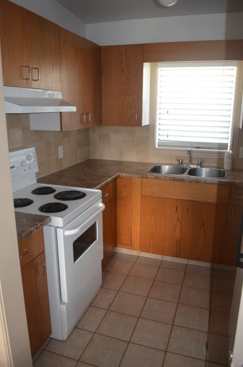 Suite, 2 bedrooms 4 beds | Private kitchen | Fridge, microwave, coffee/tea maker