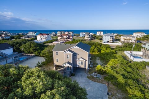 SH180: Seagrove l Aerial Front Exterior and Location