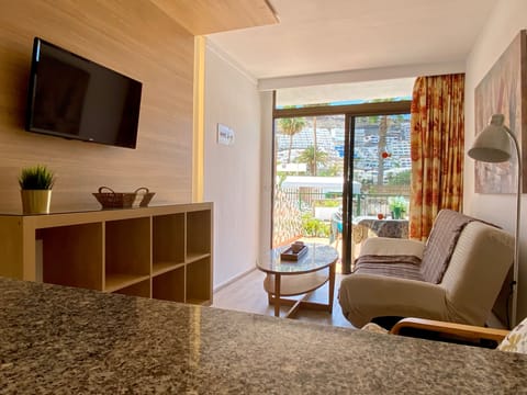 Bungalow, 1 Bedroom, Pool View | 1 bedroom, bed sheets