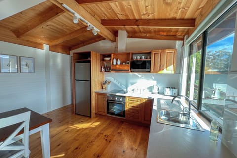 Kitchen / dining area
