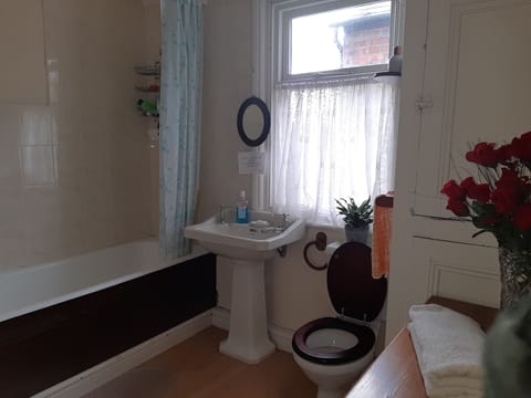 Basic Shared Dormitory, Women only | Bathroom | Free toiletries, towels, soap, shampoo