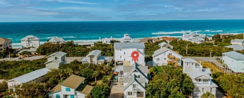 Capturin' Moments-so close to beach access & Gulfview-Great for large families