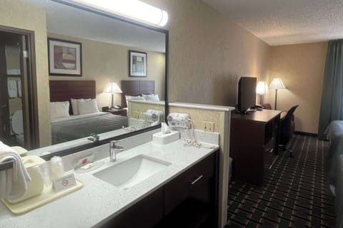 Standard Room, 2 Queen Beds, Non Smoking | Desk, laptop workspace, iron/ironing board, WiFi (free)