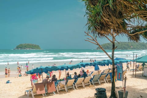 On the beach, free beach shuttle, beach towels