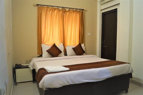 Deluxe Room | Desk, WiFi (free)