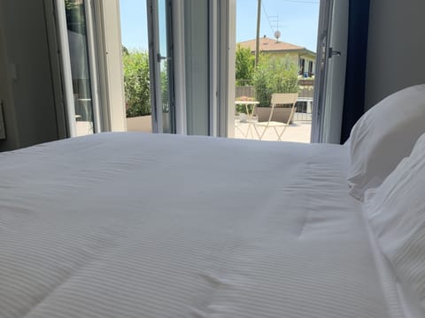 Comfort Double Room, Terrace | Premium bedding, down comforters, pillowtop beds, minibar