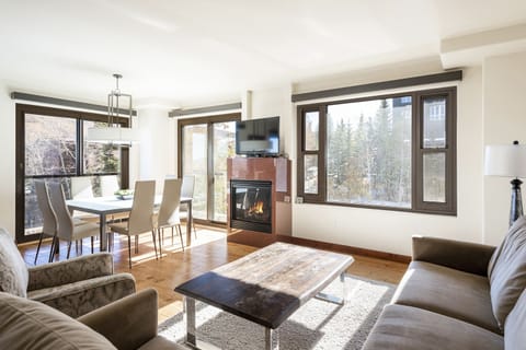 Spacious living room with fireplace