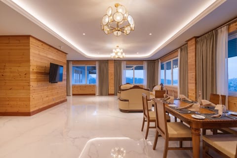 Family suite Room | Private kitchen | Coffee/tea maker, electric kettle