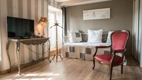 Comfort Double or Twin Room | In-room safe, individually decorated, individually furnished