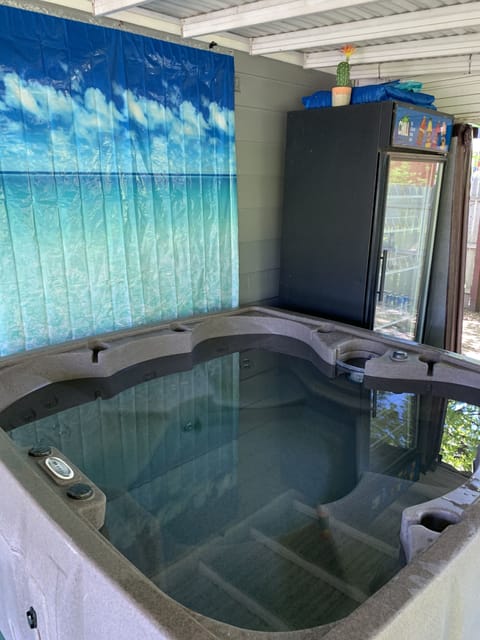 Indoor spa tub