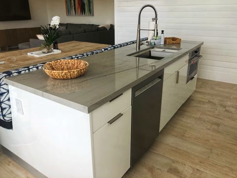 Extremely Well Stocked Kitchen~ With Drip, and Keurig Coffee Makers