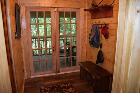 Foyer leads to the screen porch. 