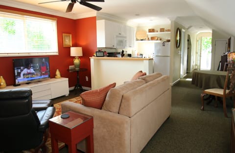 Premium Suite, 1 King Bed, Kitchen (Turner Loft, 3rd Floor Walk-up) | Living area | 35-inch flat-screen TV with cable channels, TV, iPad