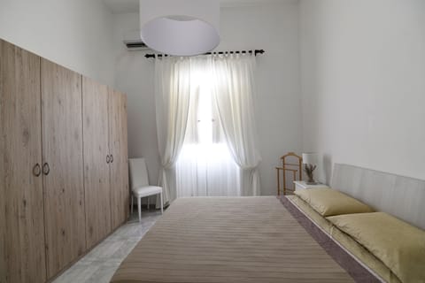 Basic Apartment, 1 Bedroom | Premium bedding, down comforters, minibar, individually furnished