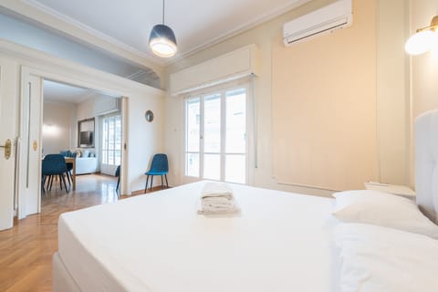 Apartment, 4 Bedrooms | 4 bedrooms, desk, free WiFi