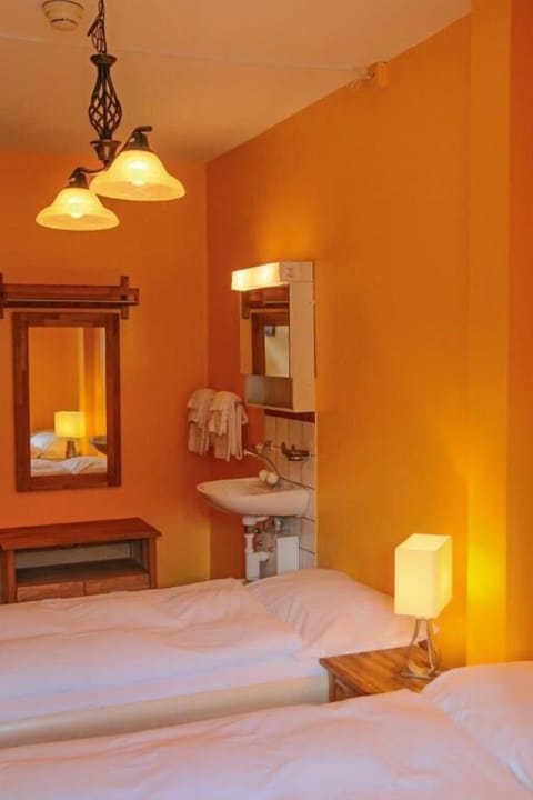 Basic Twin Room, Shared Bathroom | Free WiFi, bed sheets