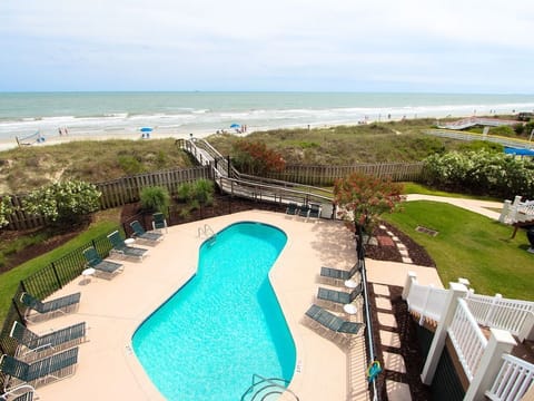 Oceanfront Pool view Dunescape IOP Escapes