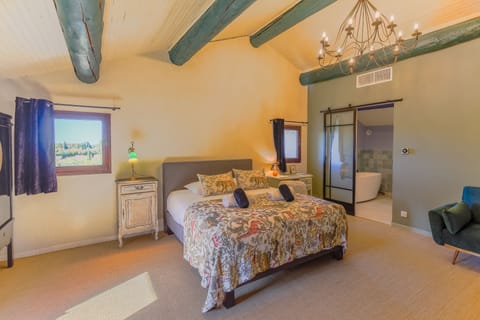 Grand Room, Park View (02 Alphonse) | Premium bedding, individually decorated, free WiFi, bed sheets