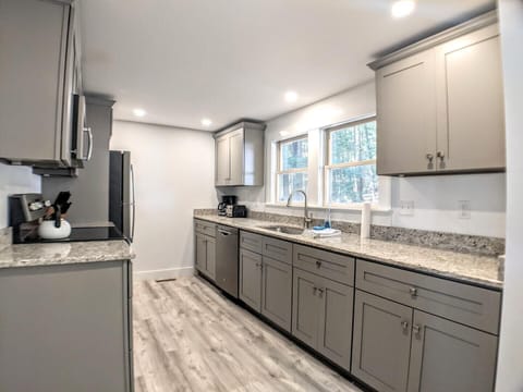 additional kitchen view