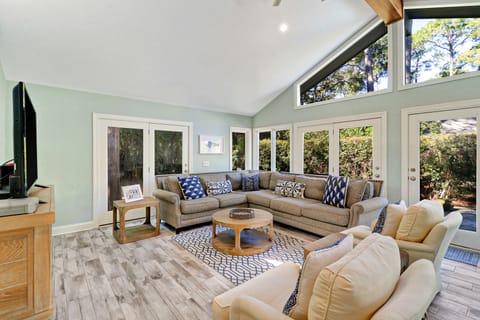 11 Red Oak | Living Room