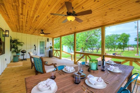 Oak Cottage Outdoor Dining Area