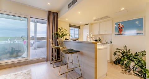 Louis Réard Suite | Pillowtop beds, in-room safe, desk, laptop workspace