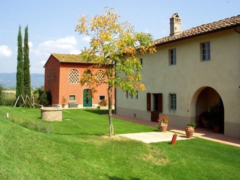 House, 2 Bedrooms, Smoking, Balcony | Property entrance
