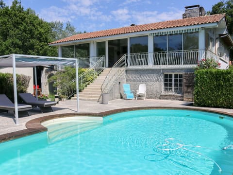 Property, Swimming Pool, House, Real Estate, Building, Home, Villa, Backyard, Estate, Leisure